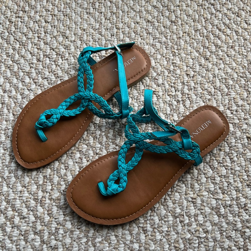 Hardly worn flat Merona Turquoise Sandals